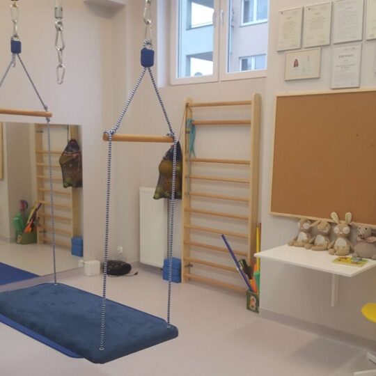 sala do rehabilitacji dzieci i niemowląt w Centrum Rehabilitacji w Warszawie